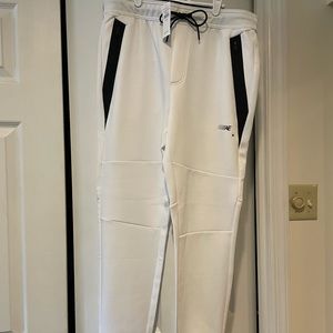 Men’s American Eagle white joggers size medium